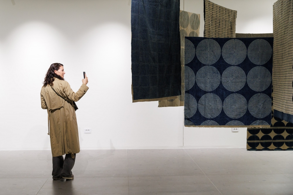 Otvorena izložba “Rekonstrukcija zvezdane prašine” Antonia Hozea Guzmana i Ive Janković u galeriji DOTS