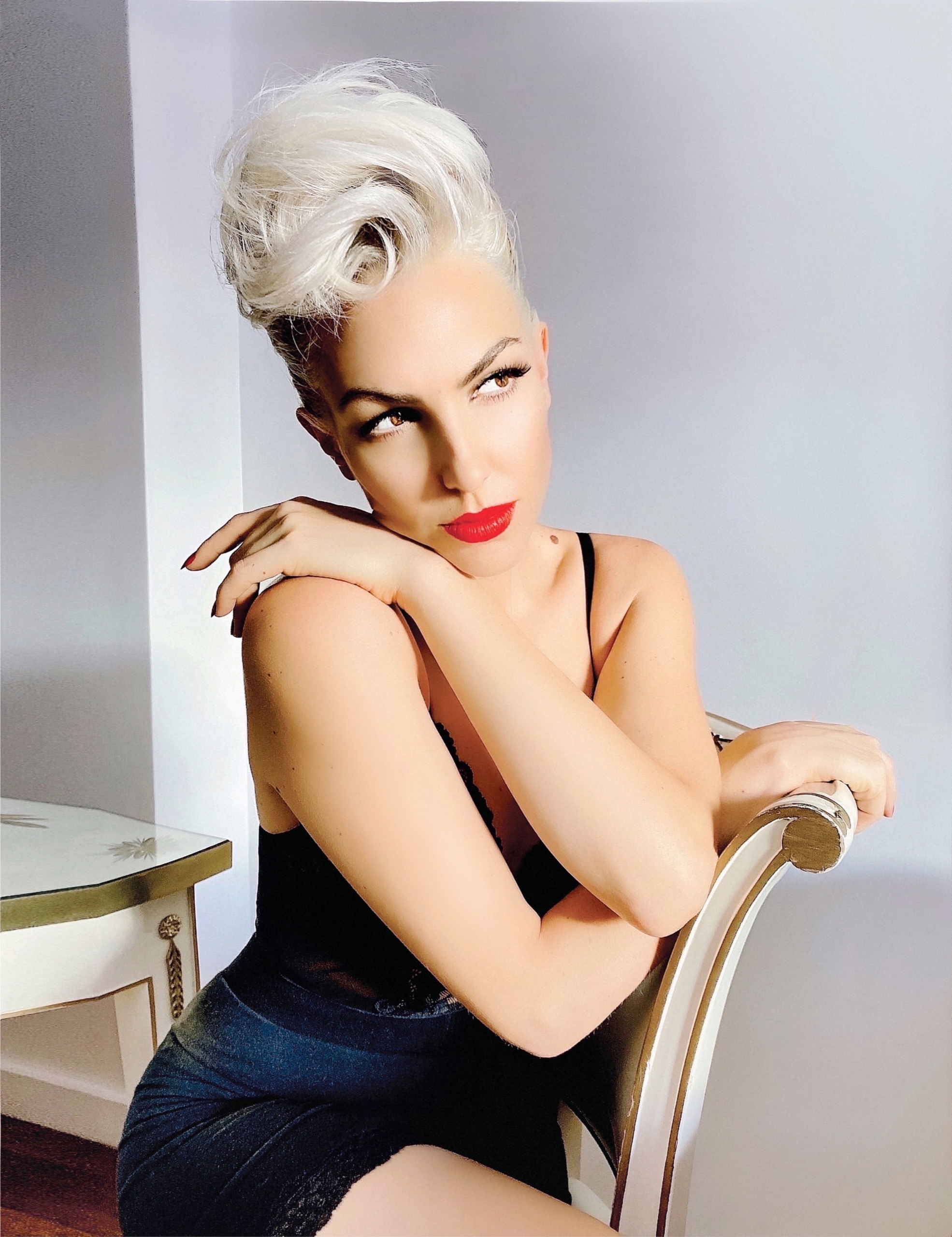 Karen Souza na Nišvilu