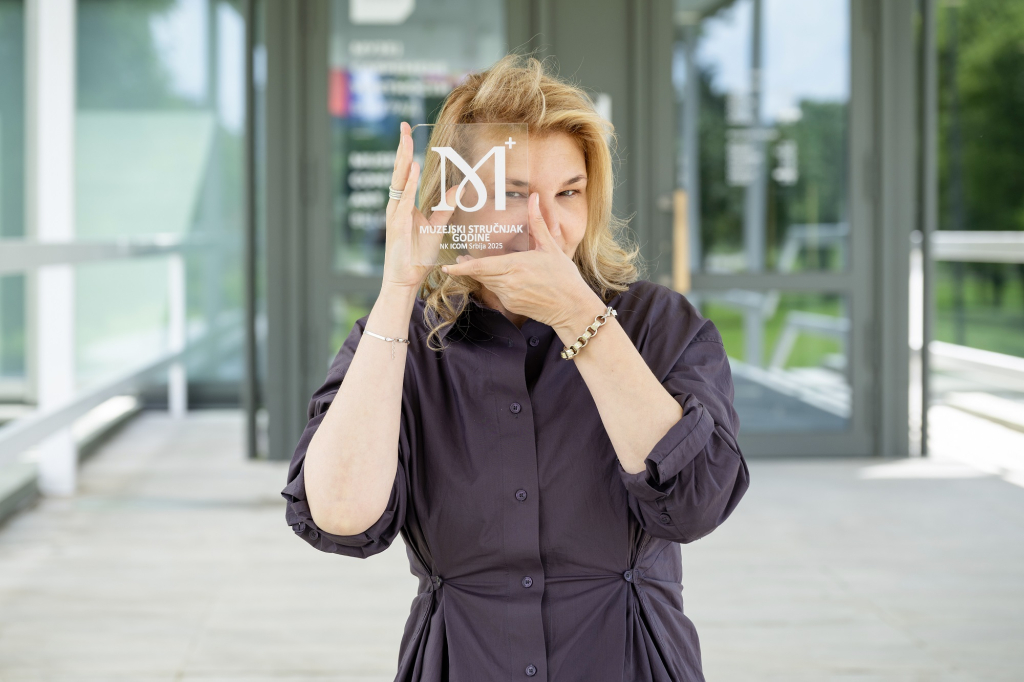 Una Popović sa nagradom ICOM - stručnjak godine (2), foto Bojana Janjić - MSUB
