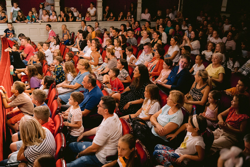 Publika na Limenka Teatar Fest