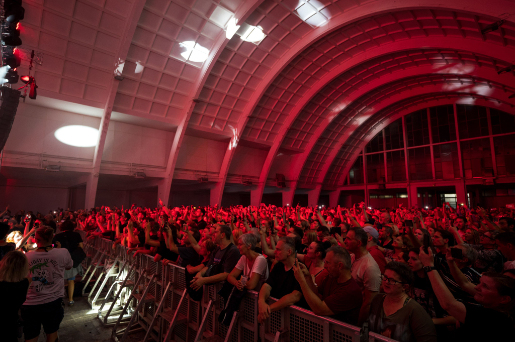 scena sa koncerta Alphaville u Hrvatskoj