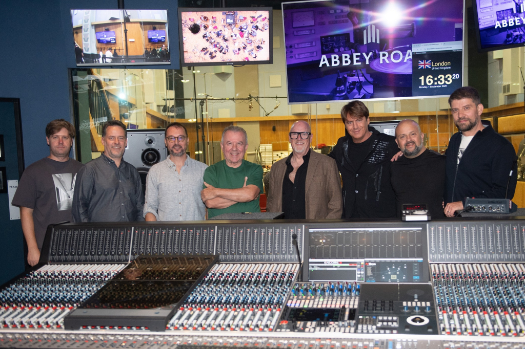 Ekipa u Abbey road studiju