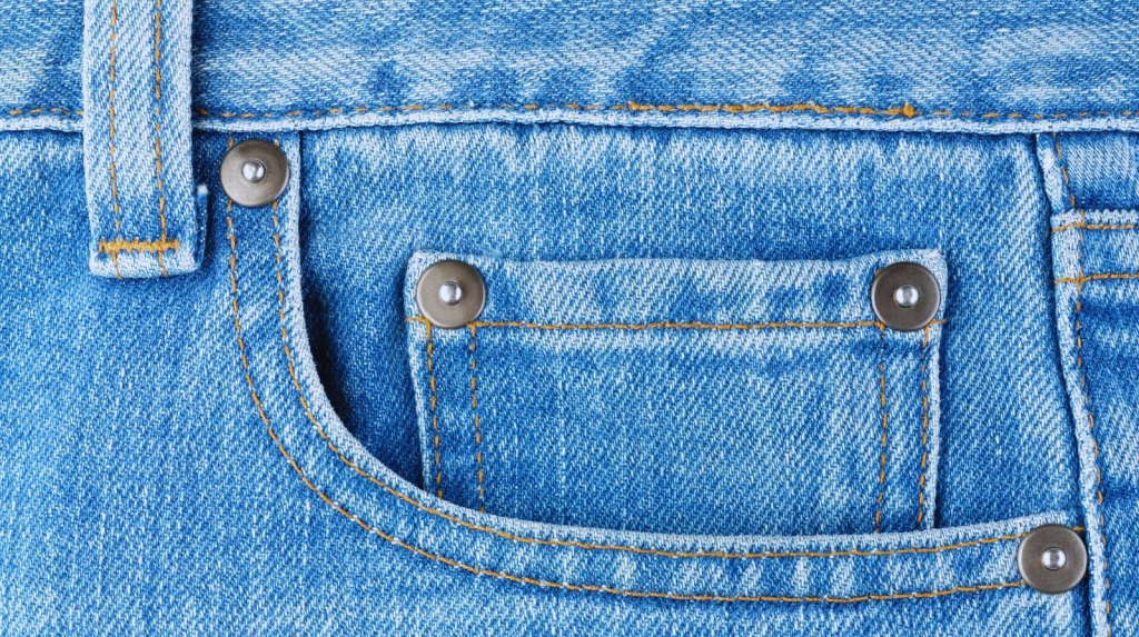 mali džep na farmerkama