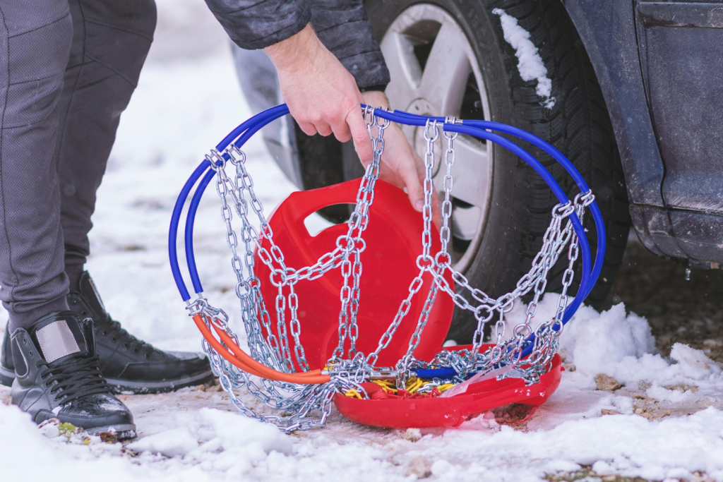 Montiranje lanaca za sneg