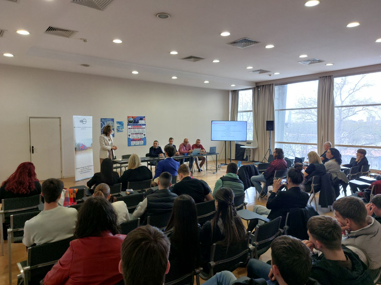 MLADI I ŠKOLE U SAOBRAĆAJU