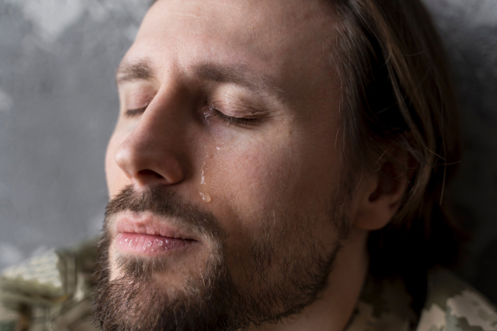 muškarci i plakanje