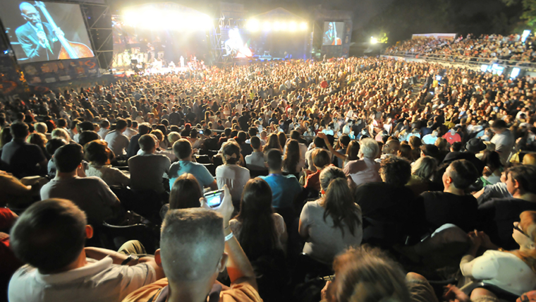 30+ godina mazohizma