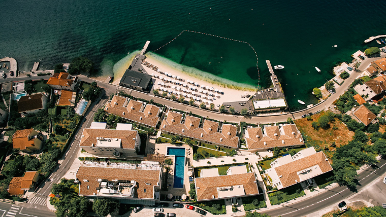 Huma Kotor Bay