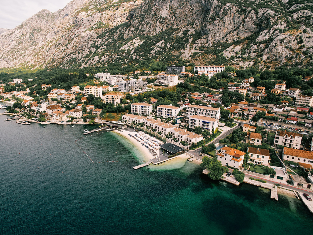 Huma Kotor Bay