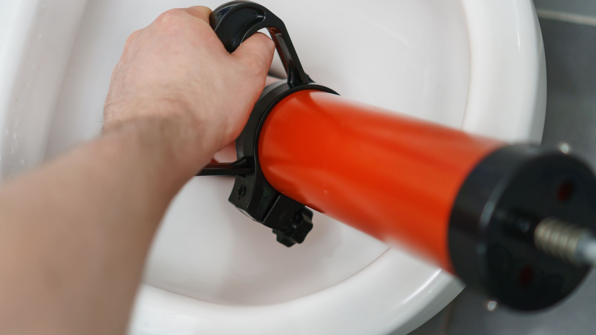 Otpušavanje wc šolje bez gume